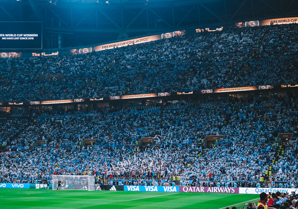 Torcida em estádio ilustrando a conquista de 2014